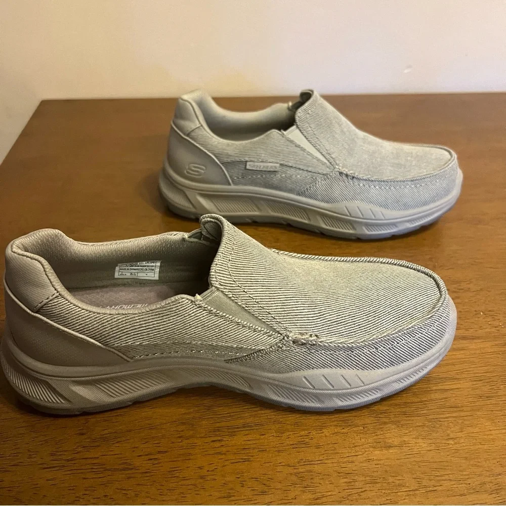NEW - Skechers Men’s Relaxed Fit Cohegan Viera Taupe Casual slip-on loafer Siz…